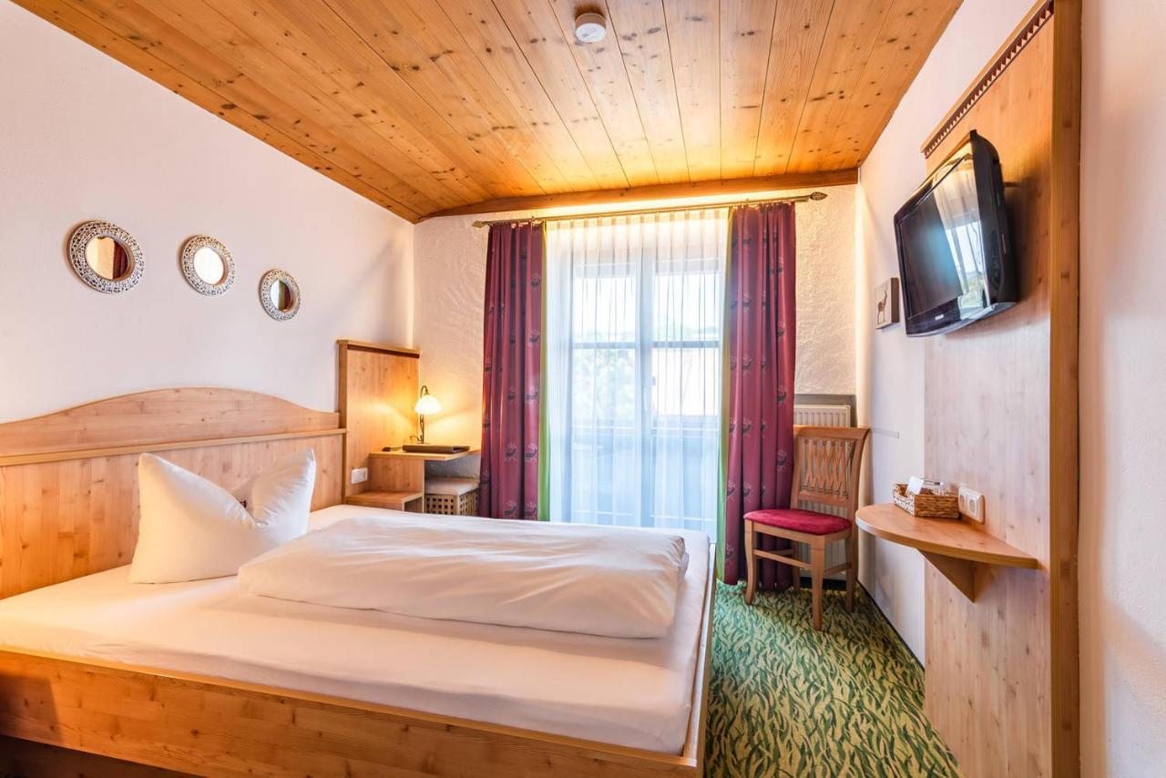 Das Maximilian - Feines Landhotel Am ชลีเอร์ซี ภายนอก รูปภาพ
